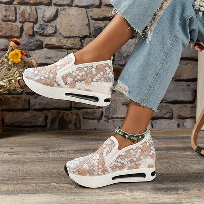 Blomsterbroderte Sneakers for Kvinner: Stilig Mesh-design